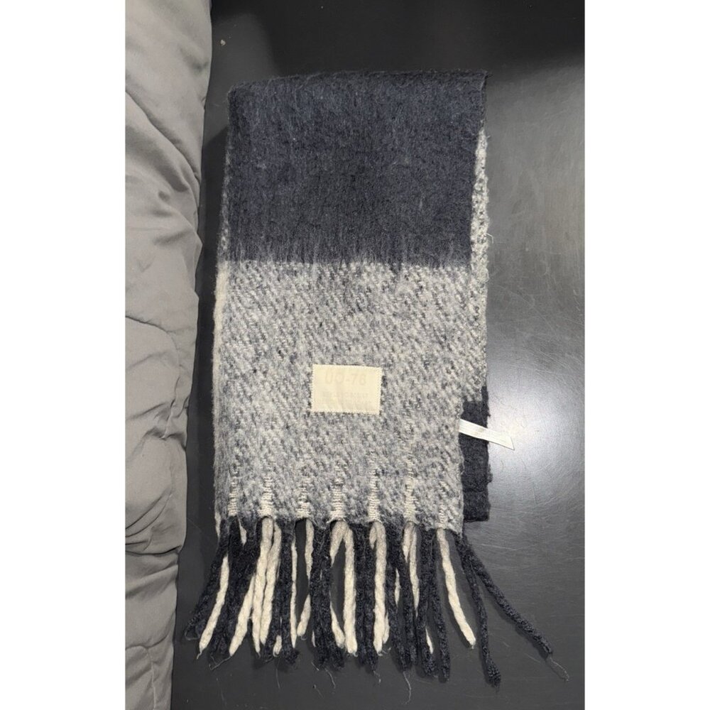 UO-76 Fringe Polyster Knit Winter Scarf Gray Black Cream Wrap Over Sized 81x21”
